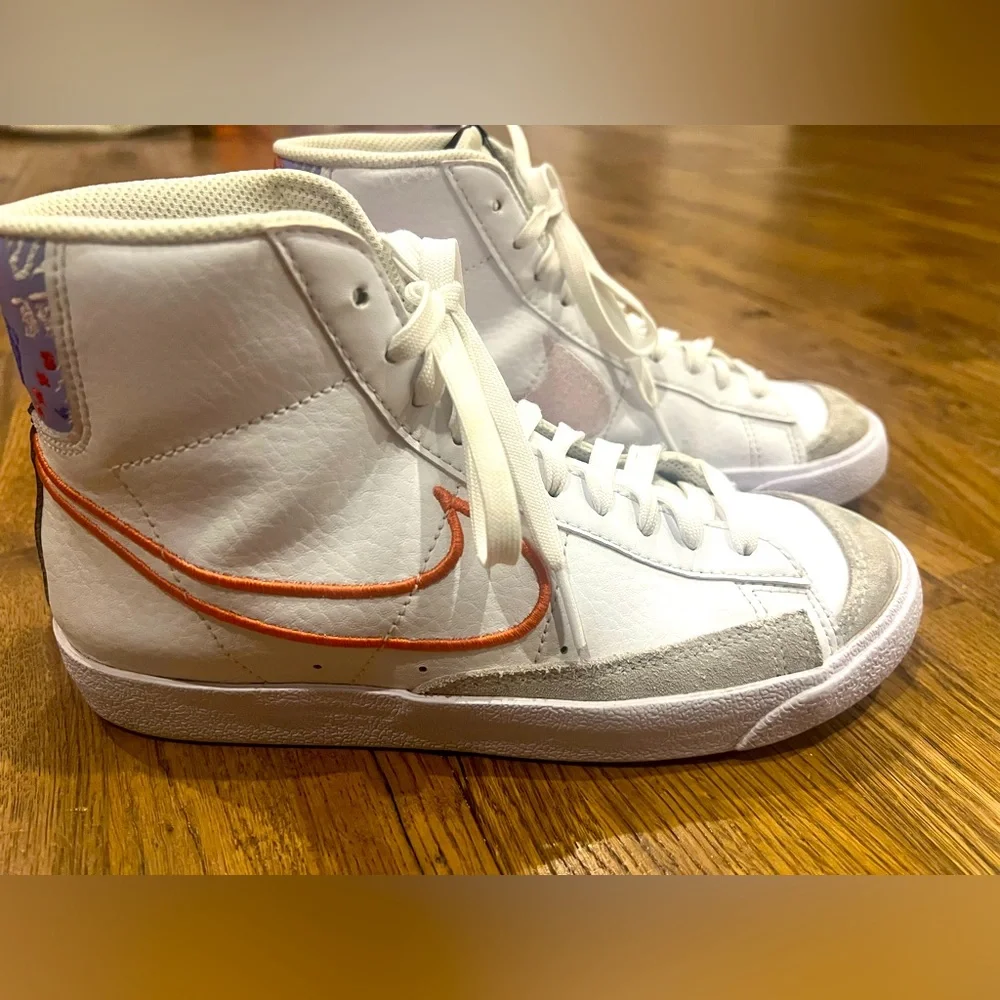 Nike Blazer Mid 77 SE GS White‎ Magic Ember DJ0265-100 Size 6 youth 7.5 women